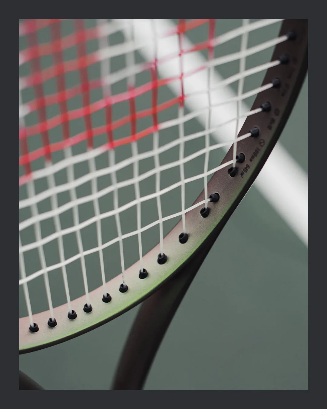 Wilson Blade 98 V8 (18 x 20) Tennis Racket