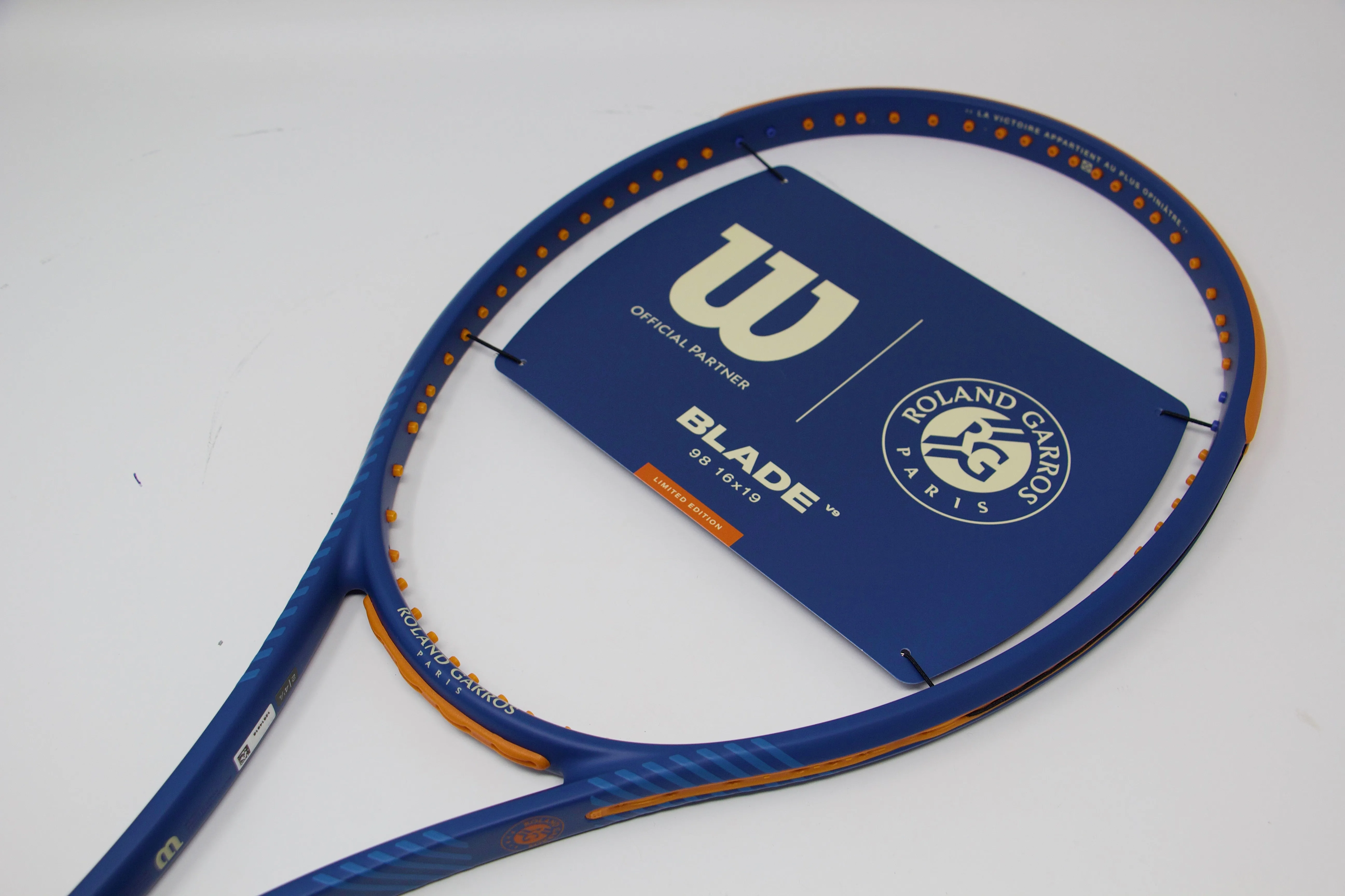 Wilson Roland-Garros Blade 98 (16x19) v9 2024 Tennis Racket